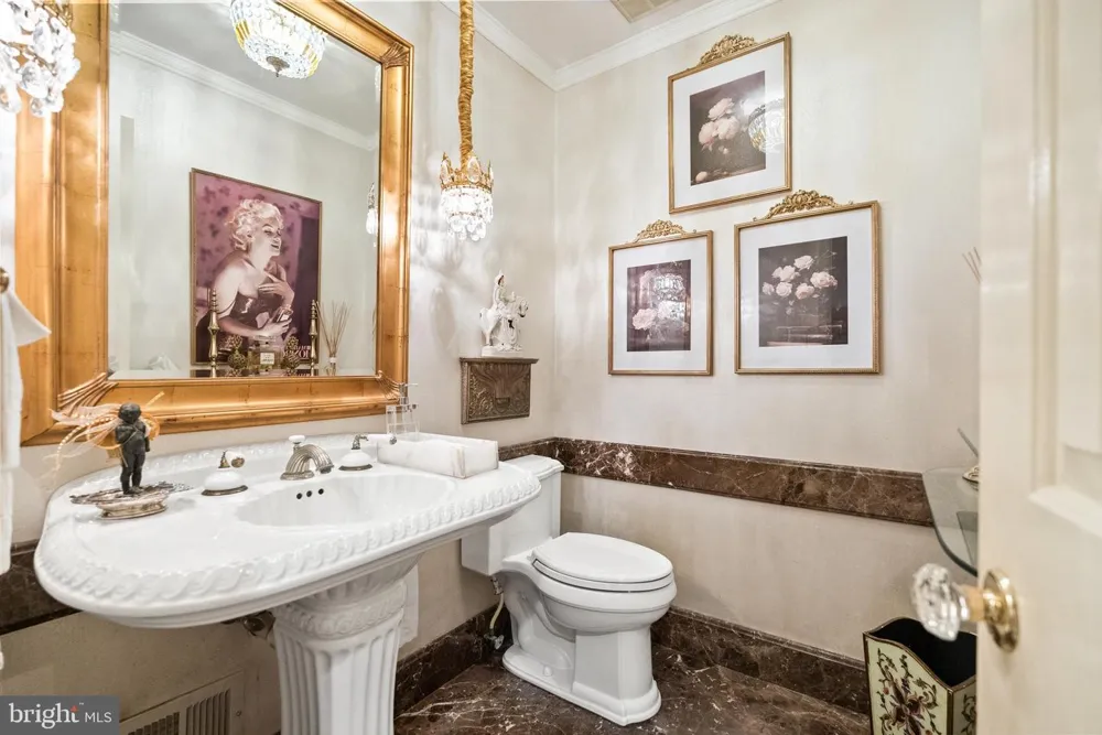 10205 CEDAR POND DRIVE Vienna, VA 22182