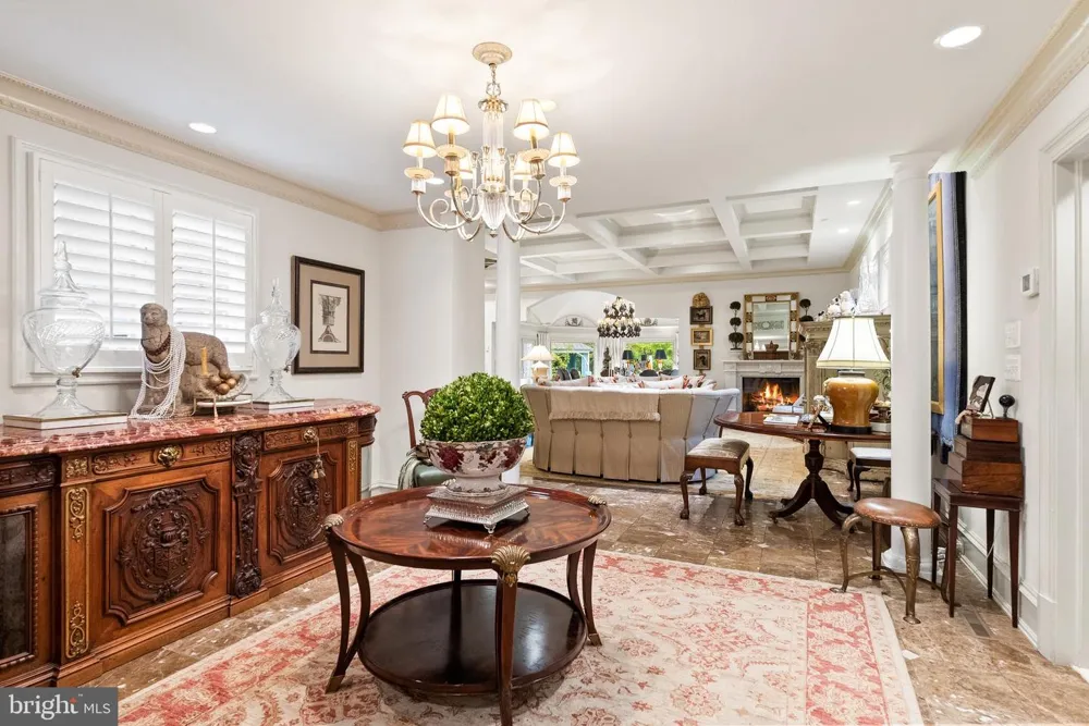 10205 CEDAR POND DRIVE Vienna, VA 22182