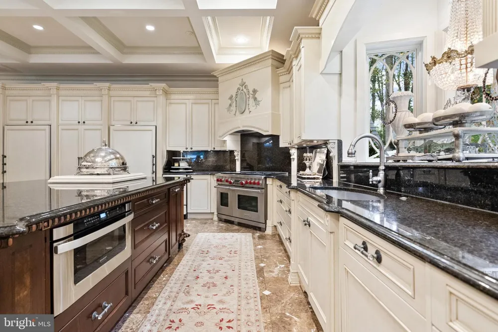 10205 CEDAR POND DRIVE Vienna, VA 22182