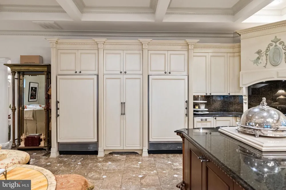 10205 CEDAR POND DRIVE Vienna, VA 22182