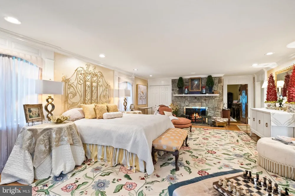 10205 CEDAR POND DRIVE Vienna, VA 22182