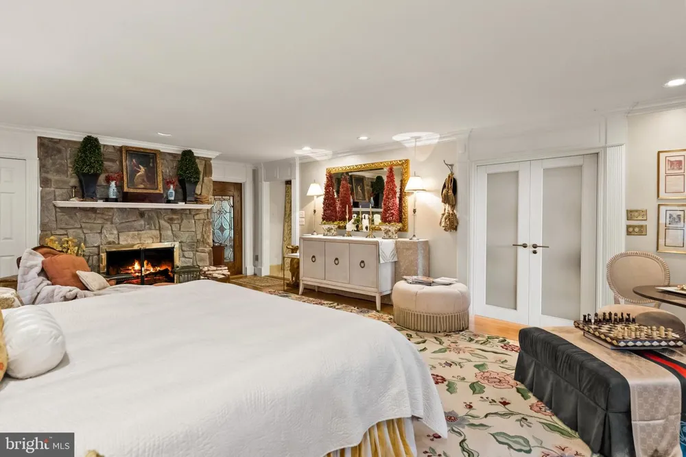 10205 CEDAR POND DRIVE Vienna, VA 22182