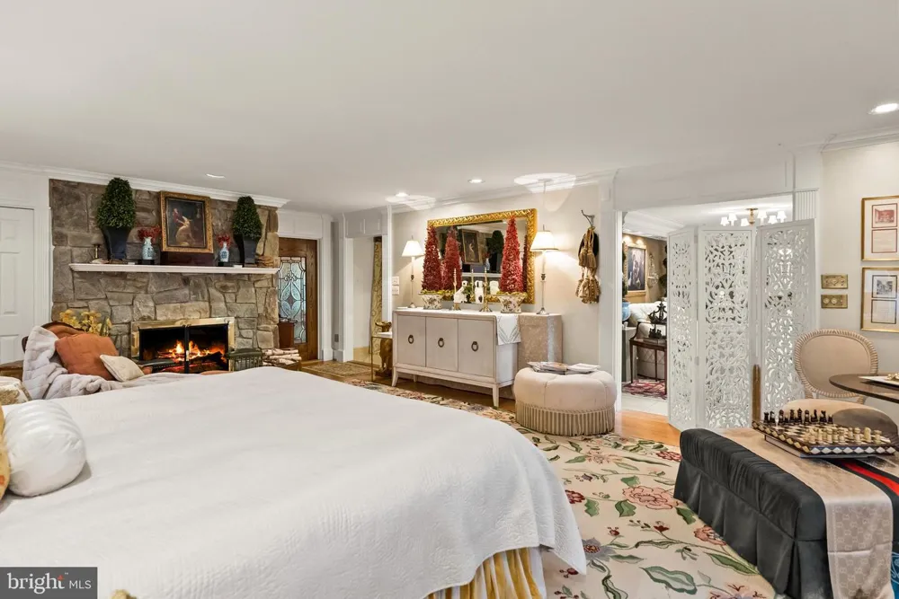 10205 CEDAR POND DRIVE Vienna, VA 22182