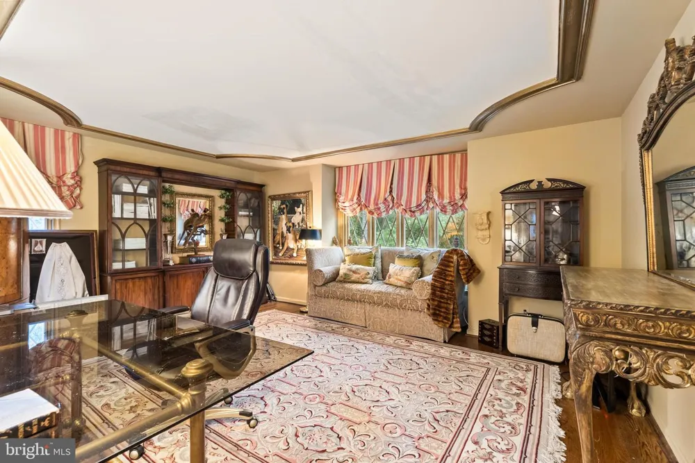 10205 CEDAR POND DRIVE Vienna, VA 22182