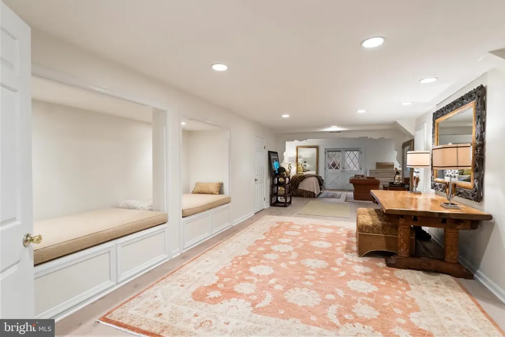 10205 CEDAR POND DRIVE Vienna, VA 22182