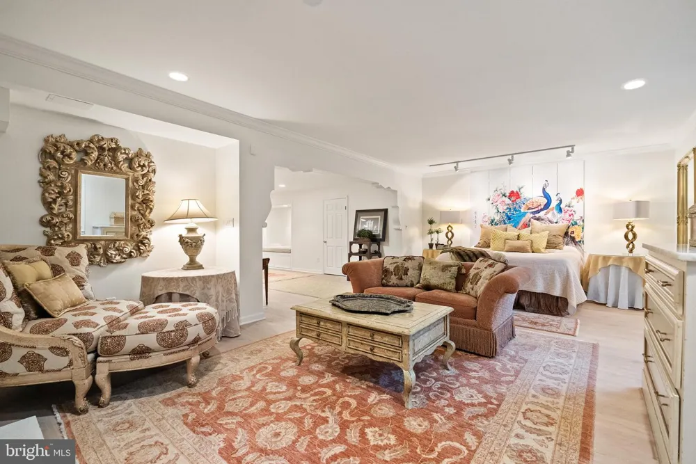 10205 CEDAR POND DRIVE Vienna, VA 22182