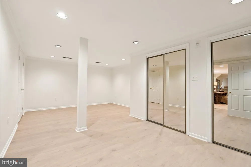 10205 CEDAR POND DRIVE Vienna, VA 22182