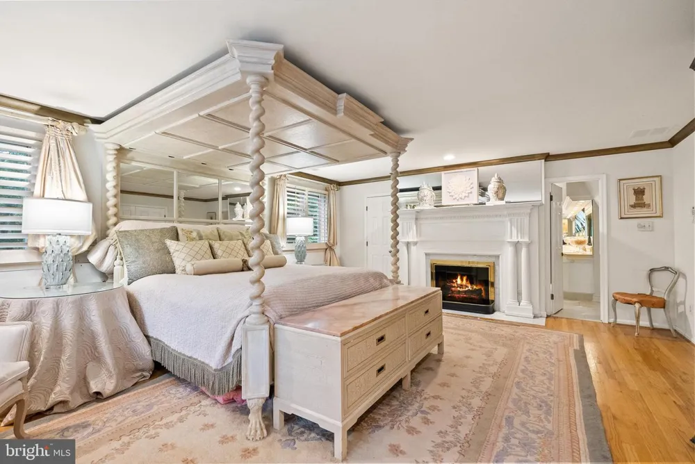 10205 CEDAR POND DRIVE Vienna, VA 22182