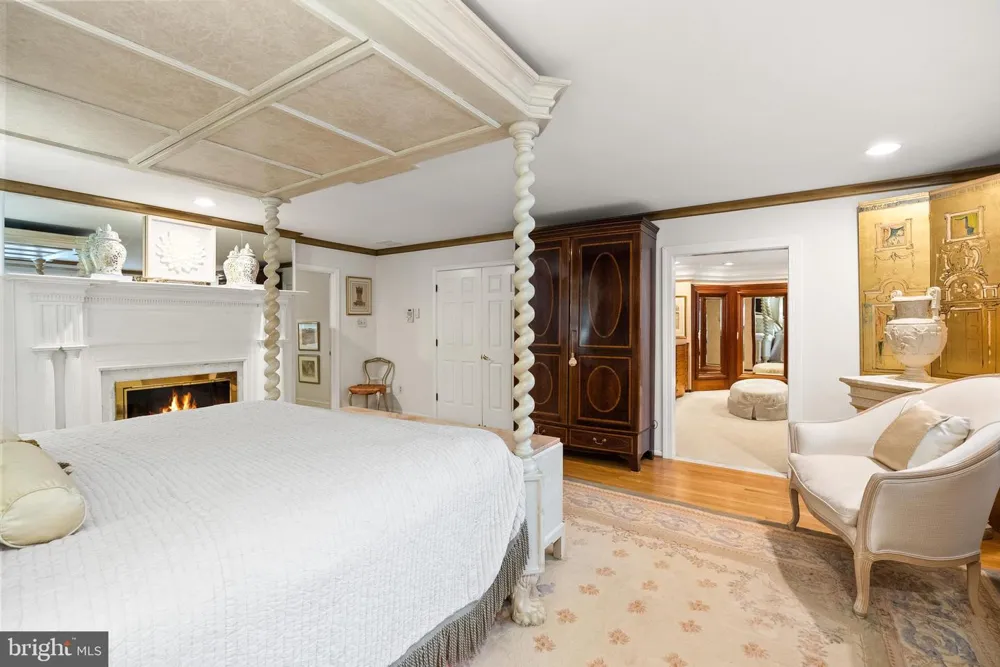 10205 CEDAR POND DRIVE Vienna, VA 22182