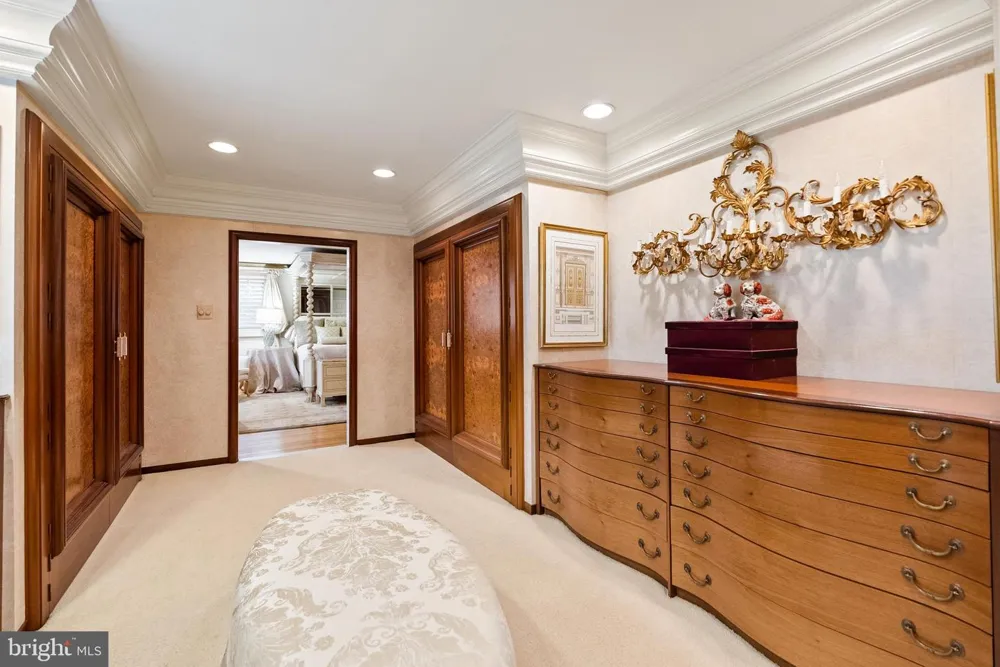 10205 CEDAR POND DRIVE Vienna, VA 22182