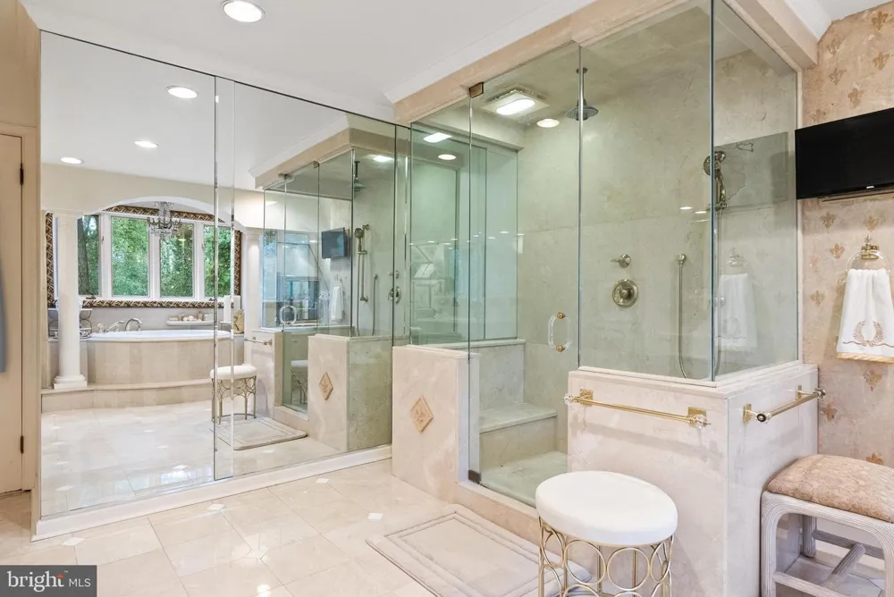 10205 CEDAR POND DRIVE Vienna, VA 22182