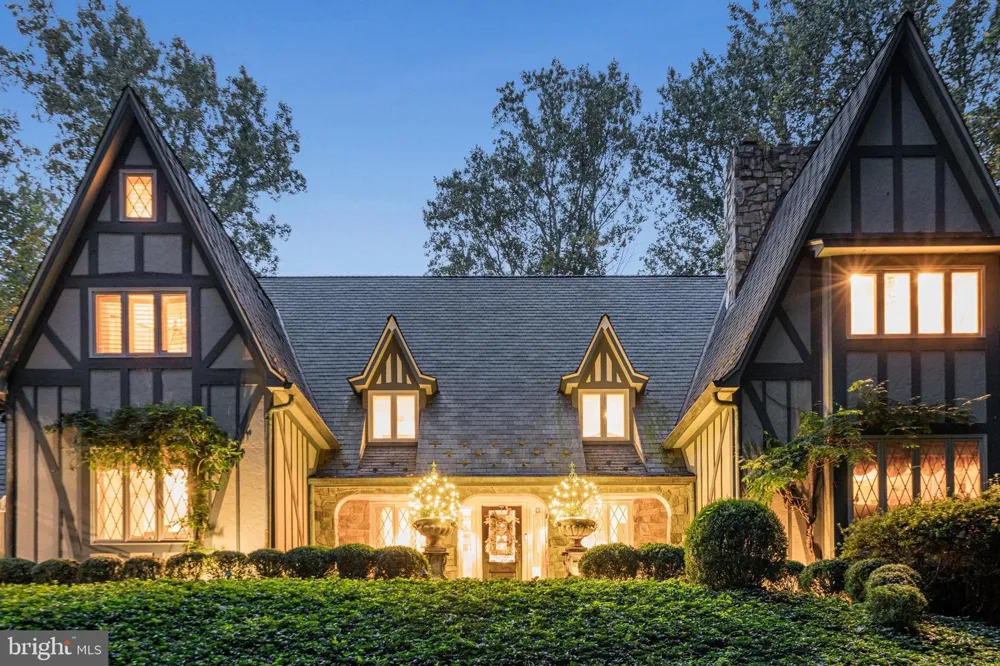 10205 CEDAR POND DRIVE Vienna, VA 22182