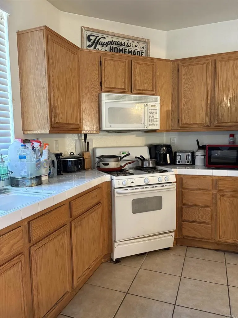 33510 Cedar Creek Lane Lake Elsinore, CA 92532