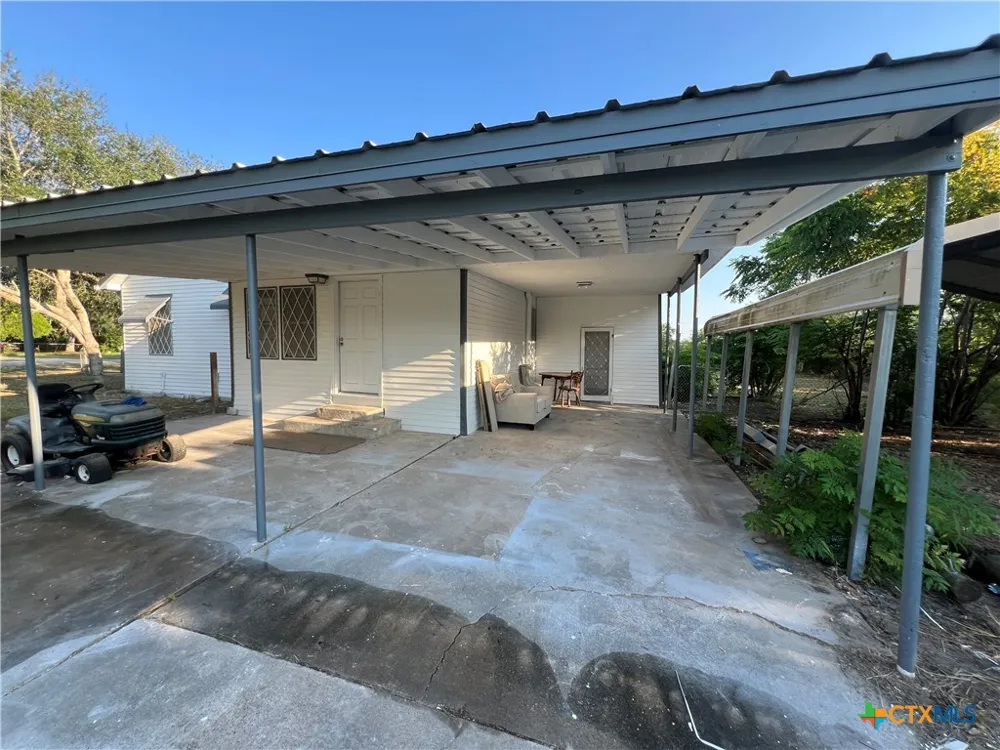 1009 Oak Street Refugio, TX 78377