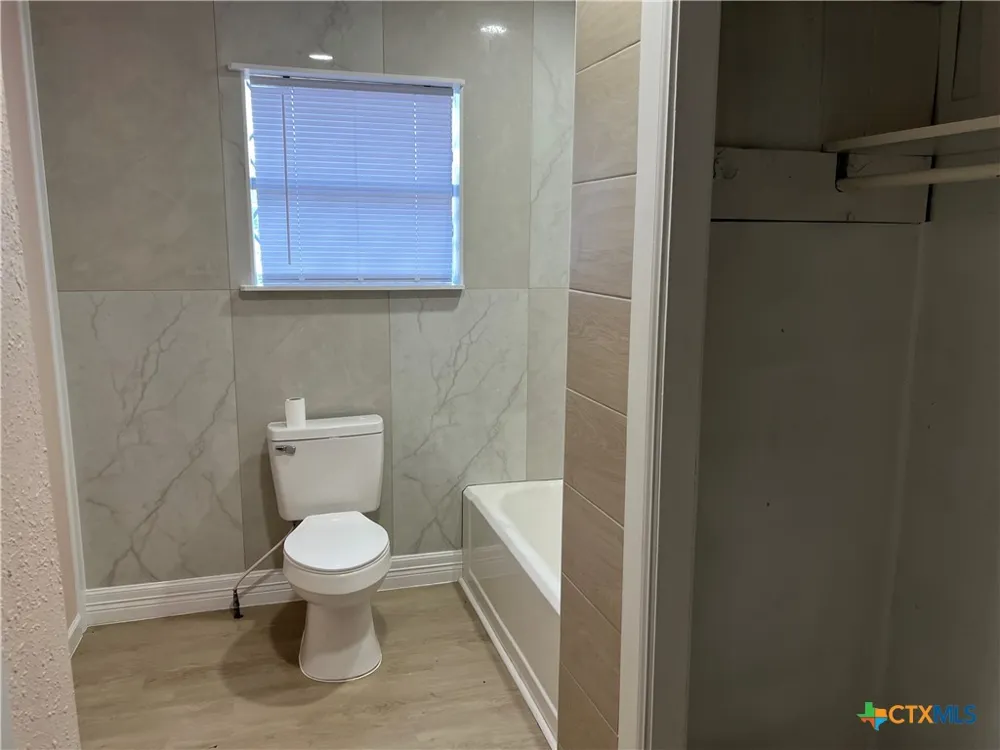 1009 Oak Street Refugio, TX 78377