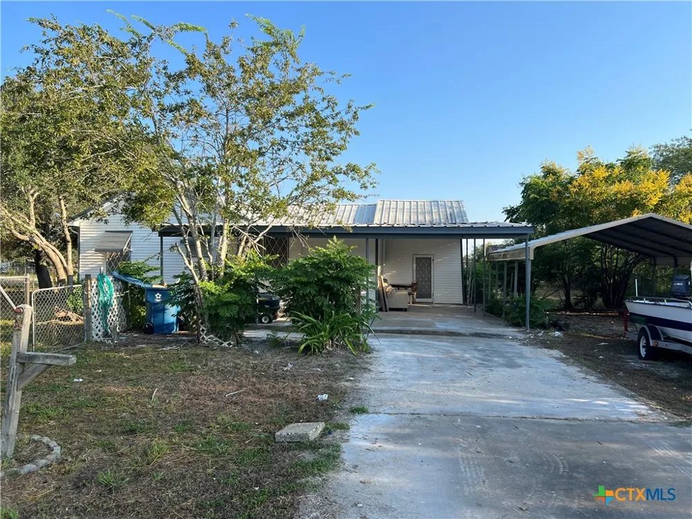 1009 Oak Street Refugio, TX 78377