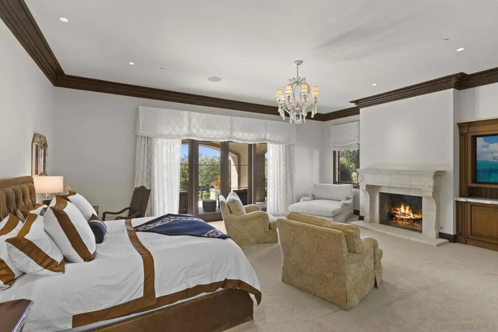 17872 Via De Fortuna Rancho Santa Fe, CA 92067
