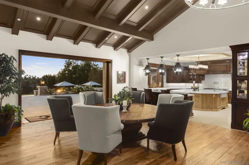 17872 Via De Fortuna Rancho Santa Fe, CA 92067