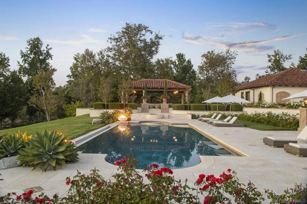 17872 Via De Fortuna Rancho Santa Fe, CA 92067