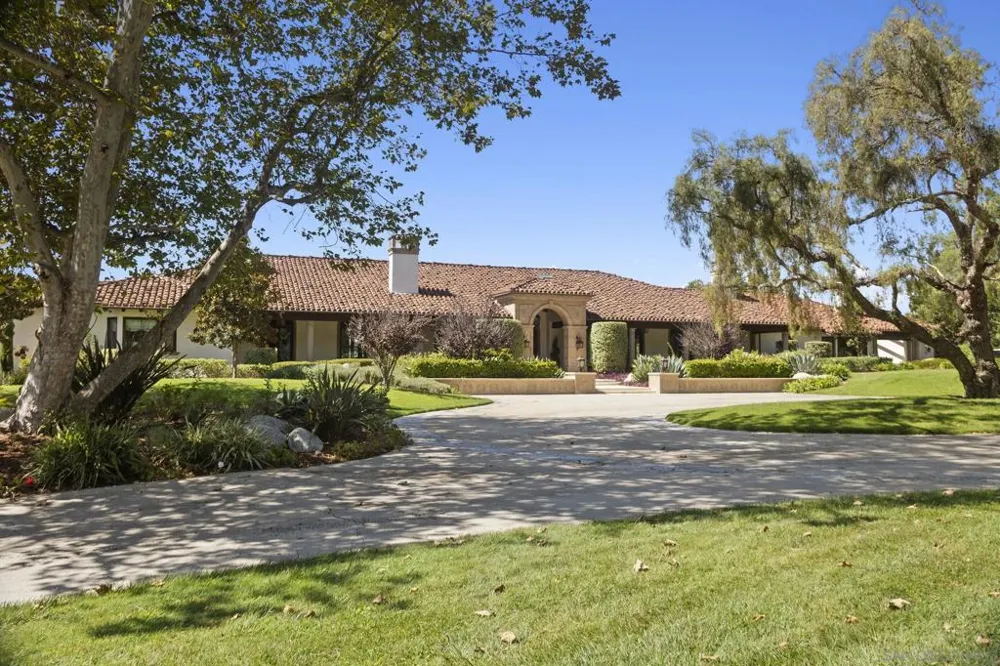 17872 Via De Fortuna Rancho Santa Fe, CA 92067