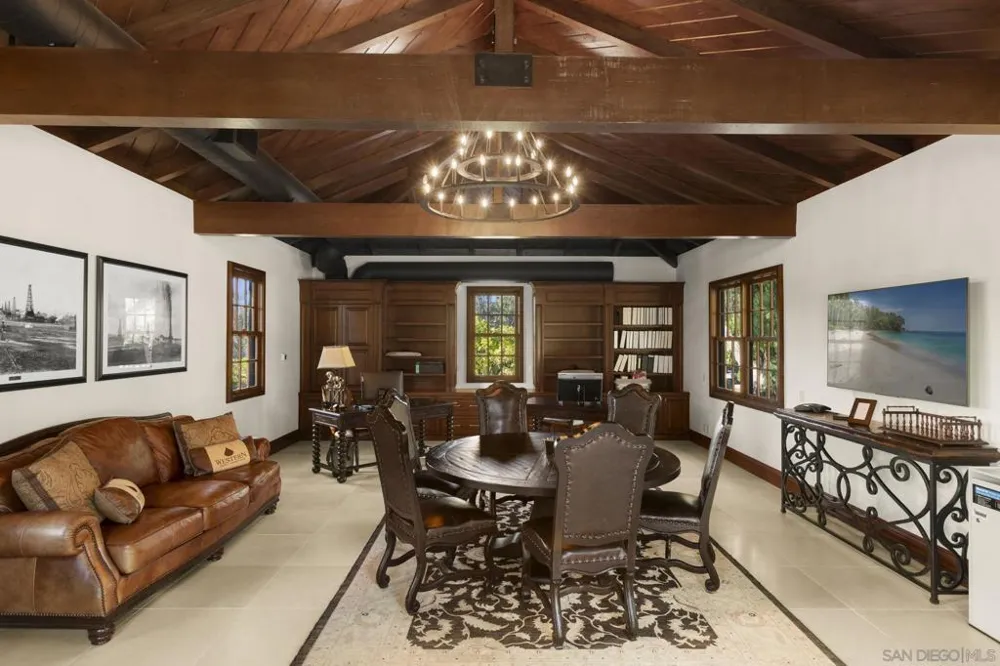 17872 Via De Fortuna Rancho Santa Fe, CA 92067