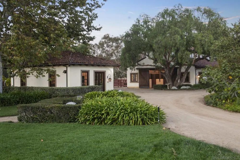 17872 Via De Fortuna Rancho Santa Fe, CA 92067