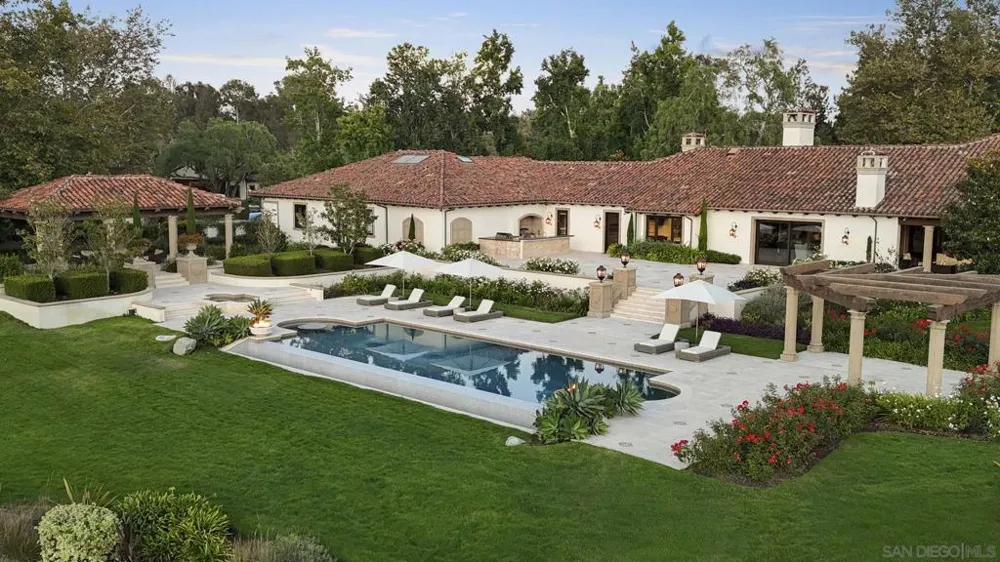 17872 Via De Fortuna Rancho Santa Fe, CA 92067