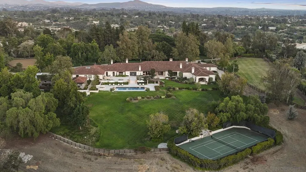 17872 Via De Fortuna Rancho Santa Fe, CA 92067