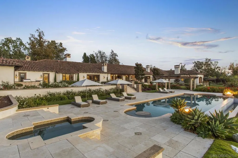 17872 Via De Fortuna Rancho Santa Fe, CA 92067