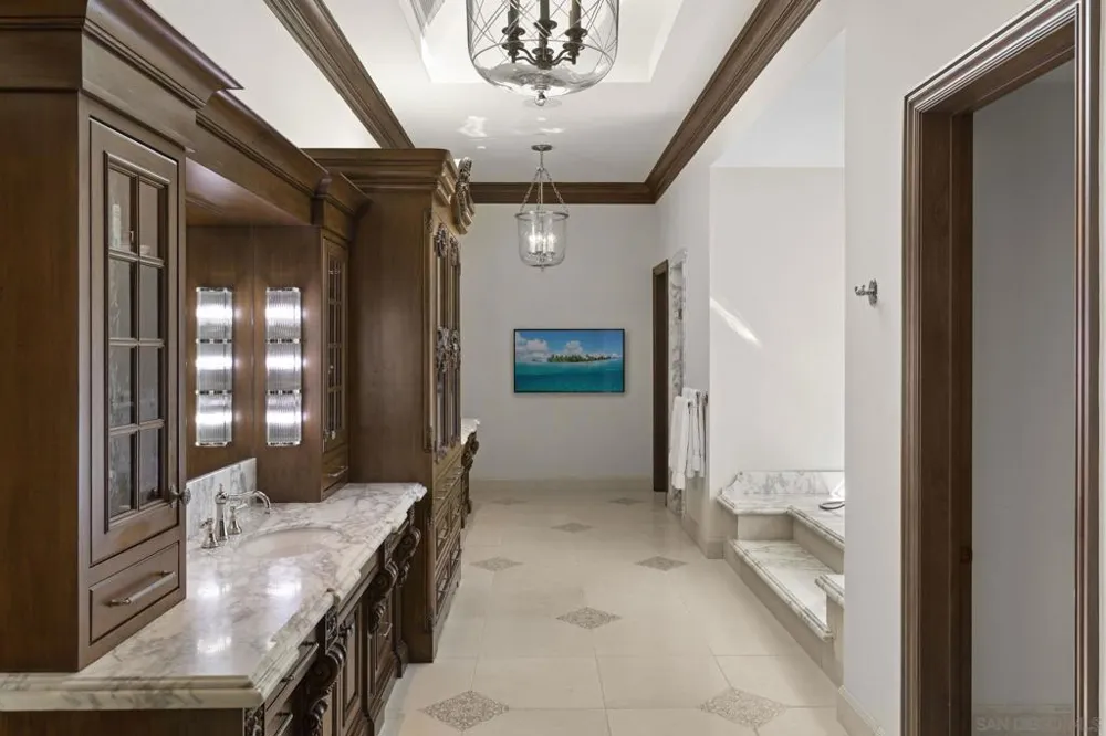 17872 Via De Fortuna Rancho Santa Fe, CA 92067