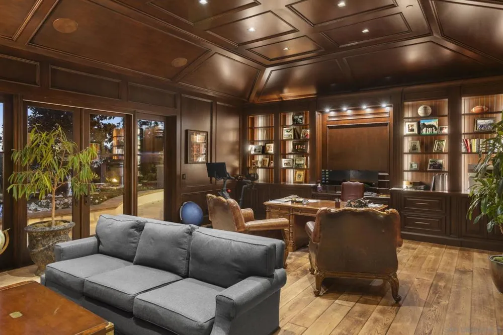 17872 Via De Fortuna Rancho Santa Fe, CA 92067