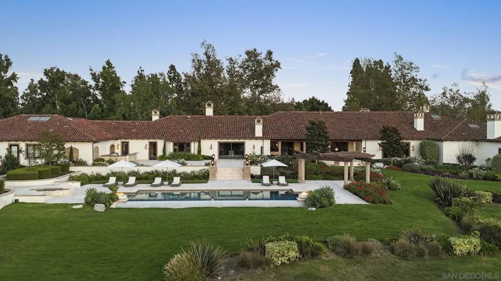 17872 Via De Fortuna Rancho Santa Fe, CA 92067