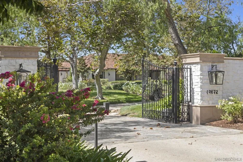 17872 Via De Fortuna Rancho Santa Fe, CA 92067