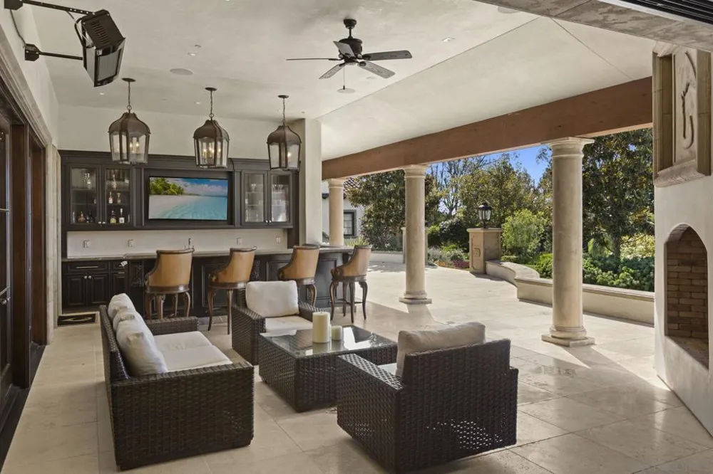 17872 Via De Fortuna Rancho Santa Fe, CA 92067