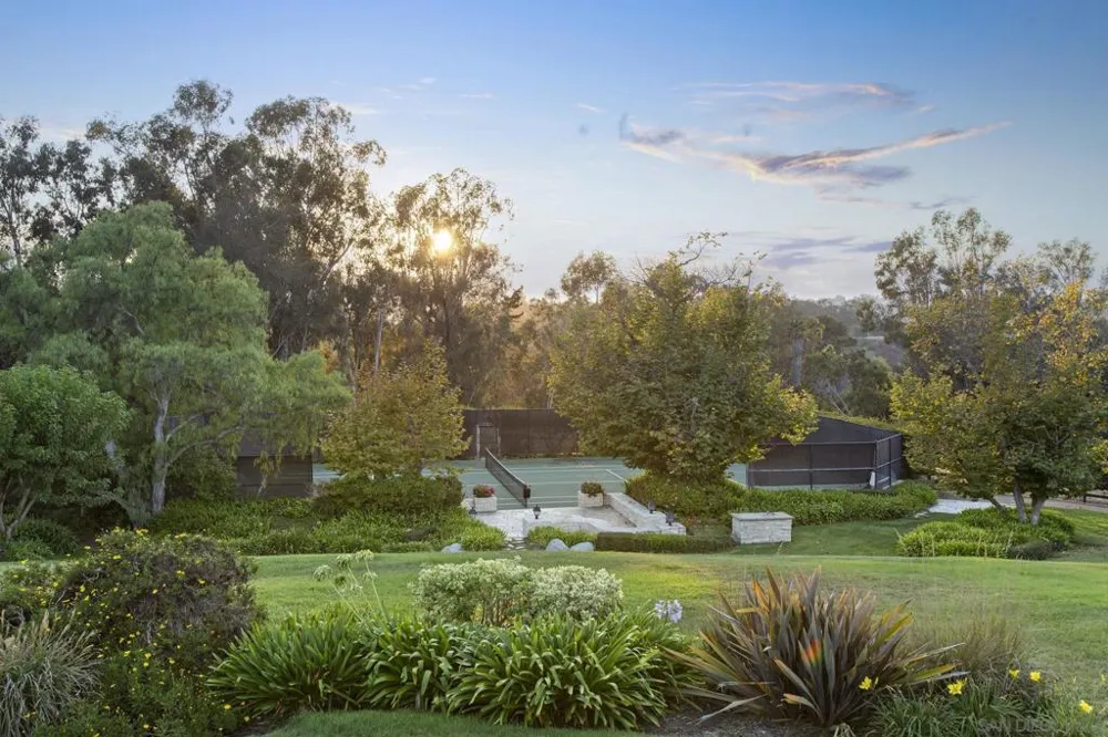 17872 Via De Fortuna Rancho Santa Fe, CA 92067