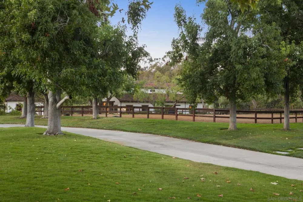 17872 Via De Fortuna Rancho Santa Fe, CA 92067