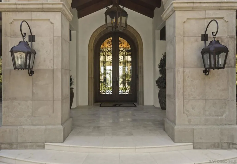 17872 Via De Fortuna Rancho Santa Fe, CA 92067