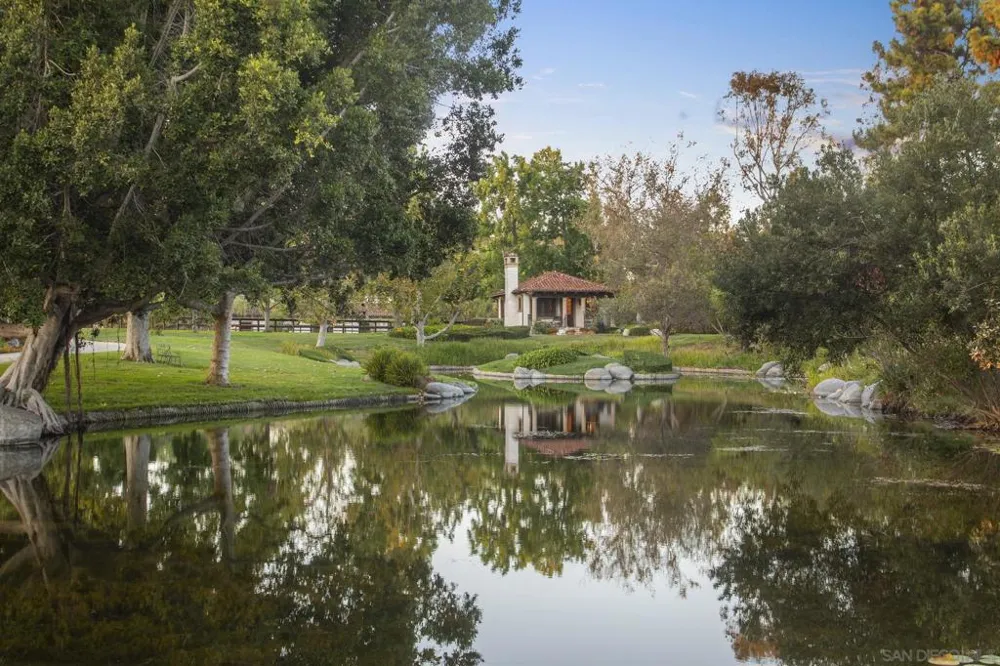 17872 Via De Fortuna Rancho Santa Fe, CA 92067