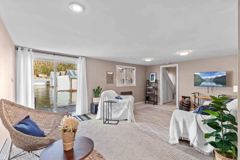 16862 E BOILEAUS G DOCK Bayview, ID 83803