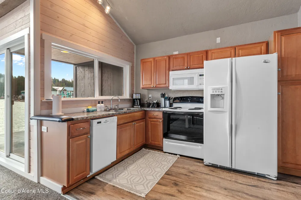 16862 E BOILEAUS G DOCK Bayview, ID 83803