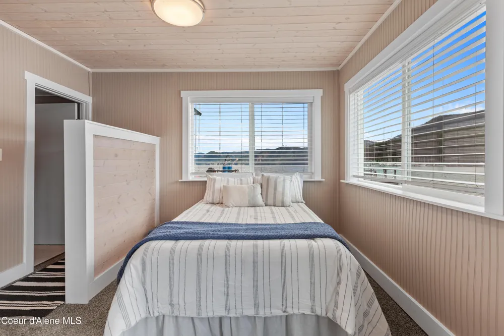 16862 E BOILEAUS G DOCK Bayview, ID 83803