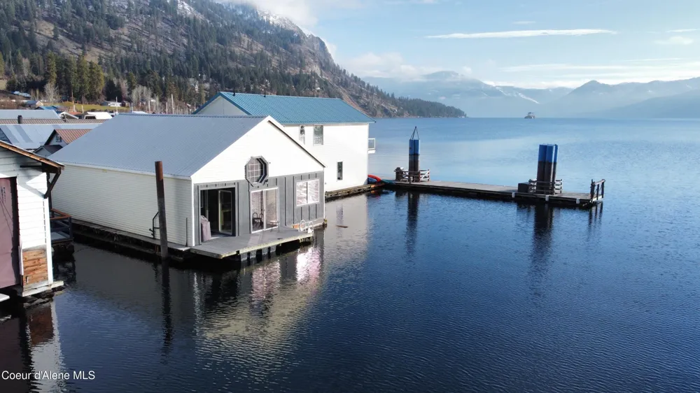 16862 E BOILEAUS G DOCK Bayview, ID 83803