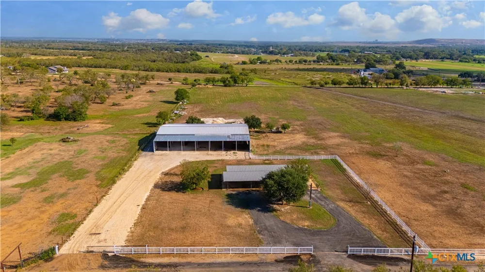 11791 Kinney Road Atascosa, TX 78002