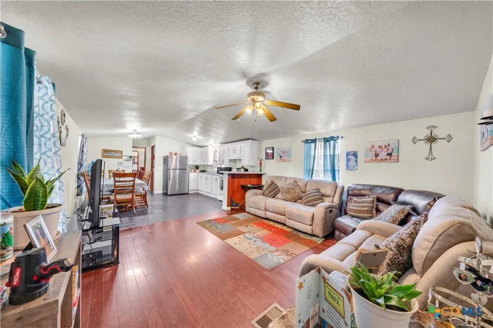 11791 Kinney Road Atascosa, TX 78002