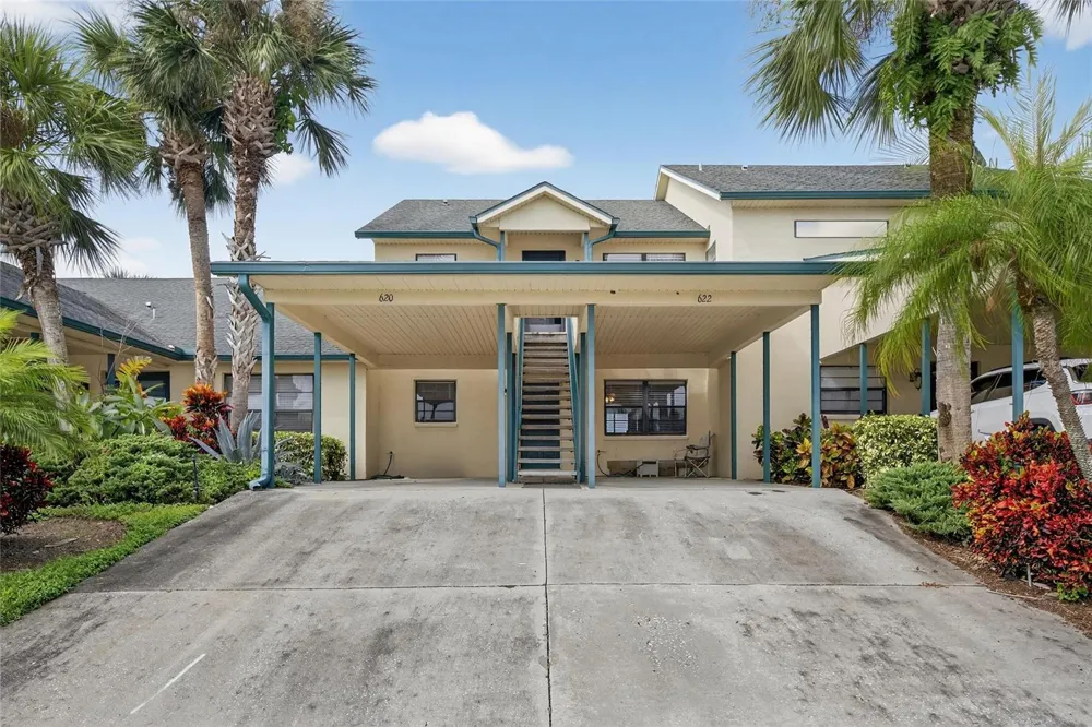 620 YARDARM DRIVE #10 Apollo Beach, FL 33572