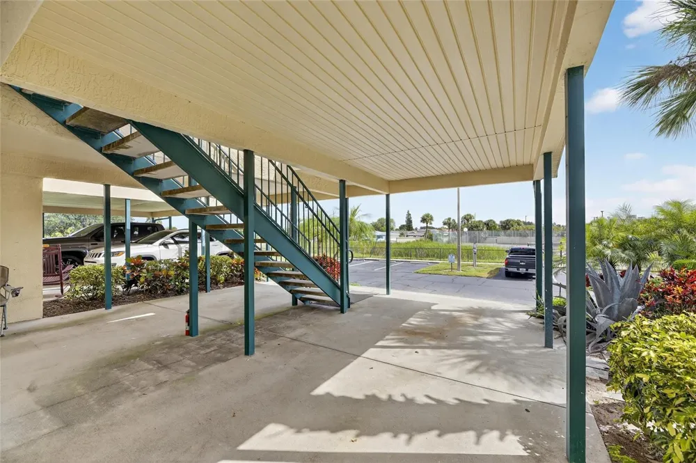 620 YARDARM DRIVE #10 Apollo Beach, FL 33572