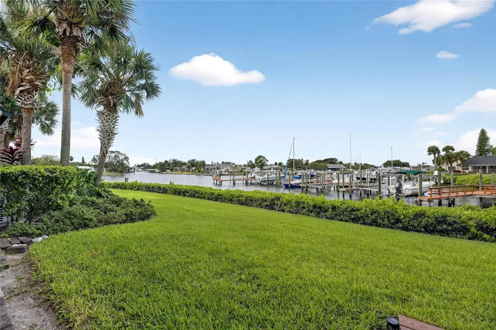 620 YARDARM DRIVE #10 Apollo Beach, FL 33572