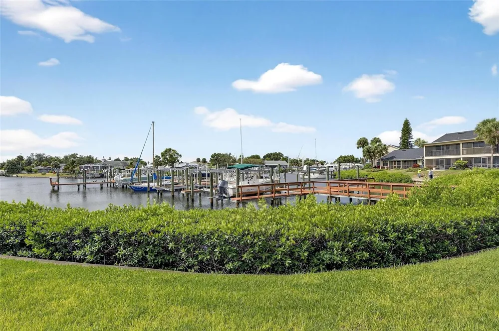 620 YARDARM DRIVE #10 Apollo Beach, FL 33572