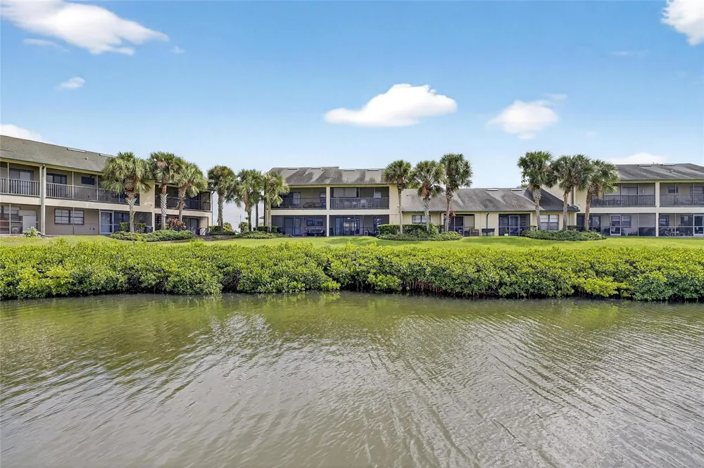 620 YARDARM DRIVE #10 Apollo Beach, FL 33572