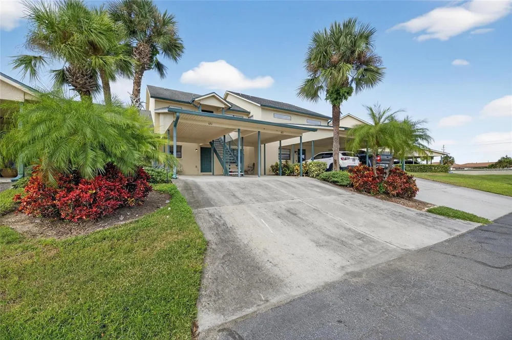 620 YARDARM DRIVE #10 Apollo Beach, FL 33572